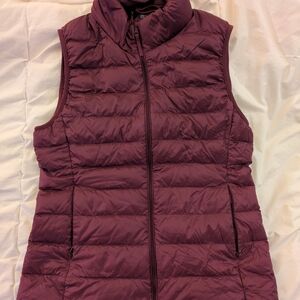 Uniqlo | Women's Quilted Vest / Size: M / Burgundy (/Maroon)